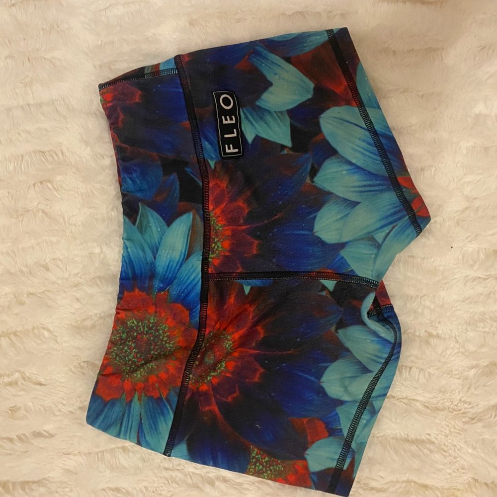 Fleo shorts small!